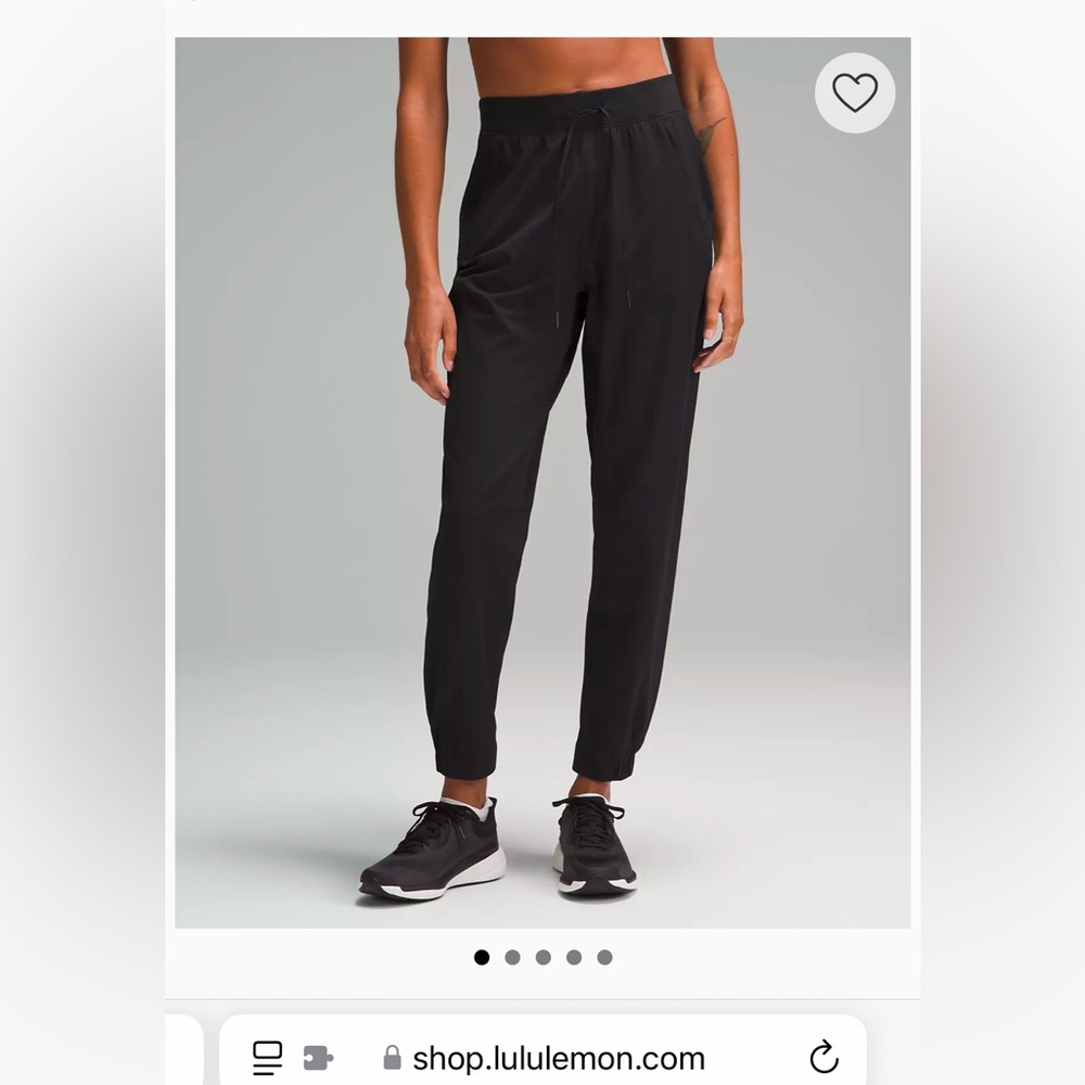Women’s Lululemon Joggers size 6, new with tags